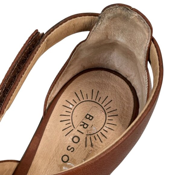 Brioso Womens Brown Leather Strappy Sandals 2.5" Heel Made In Brazil SZ 8.5M - Picture 4 of 16